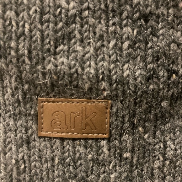 Hippo Wool Toque - Picture 5 of 6